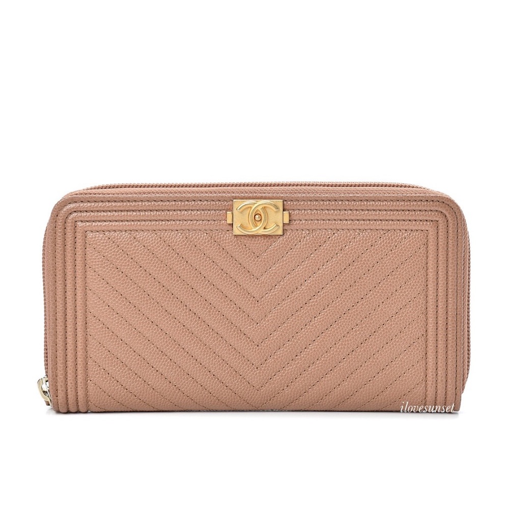 {CHANEL} Caviar Chevron Quilted ZIP Boy Wallet